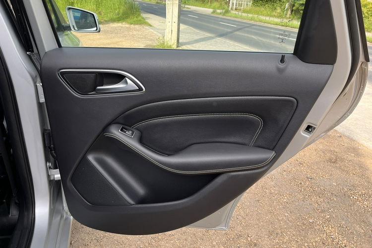 Mercedes B 180 1.6 1wł Klima Grzane Skóry Alu Navi Stan IDEALNY Bezwypadk Opłacony zdjęcie 28