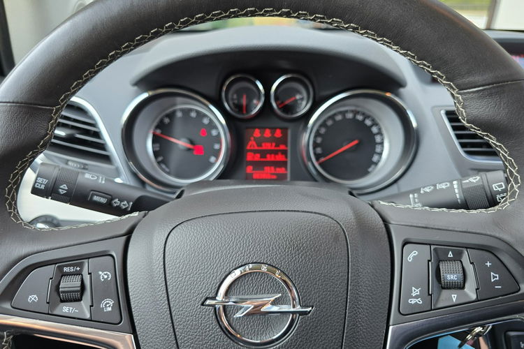 Opel Mokka Oryginał 100%, pełny serwis Aso, niski przebieg. zdjęcie 12