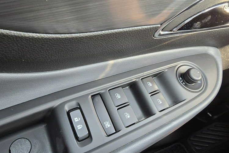 Opel Mokka Oryginał 100%, pełny serwis Aso, niski przebieg. zdjęcie 18