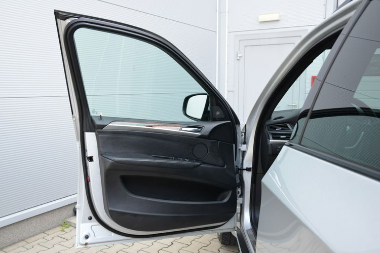 BMW X5 4.8i V8 355KM M-Pakiet Panorama Kamera Wentyle Logic7 7-OS. zdjęcie 19