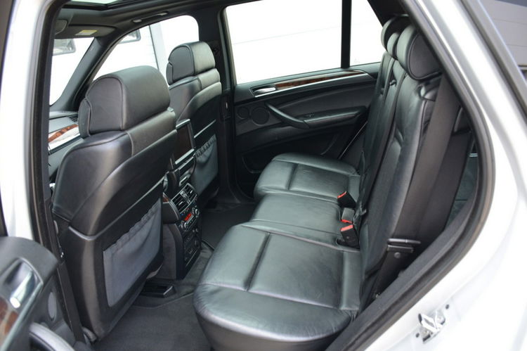 BMW X5 4.8i V8 355KM M-Pakiet Panorama Kamera Wentyle Logic7 7-OS. zdjęcie 26