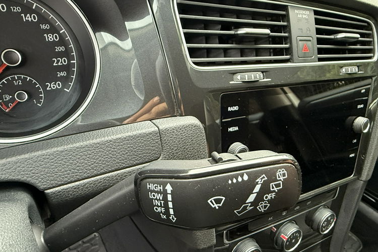 Volkswagen Golf Bardzo zadbana - oryginalny przebieg - zdjęcie 10