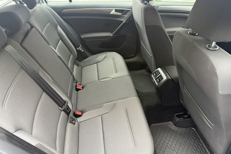 Volkswagen Golf Bardzo zadbana - oryginalny przebieg - zdjęcie 19