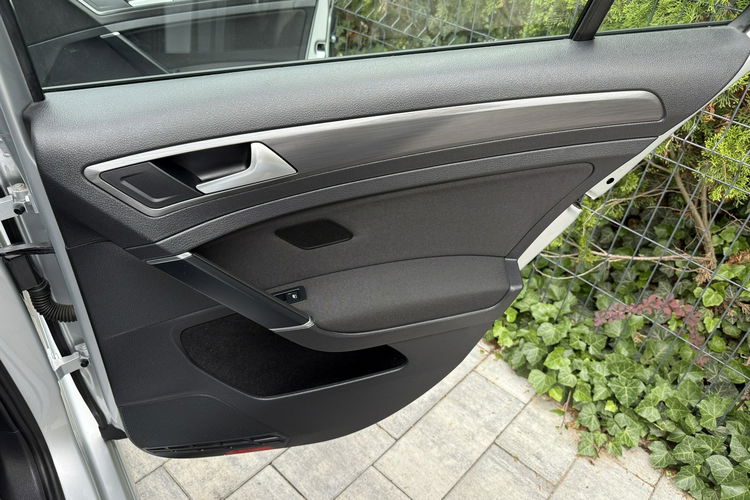 Volkswagen Golf Bardzo zadbana - oryginalny przebieg - zdjęcie 21