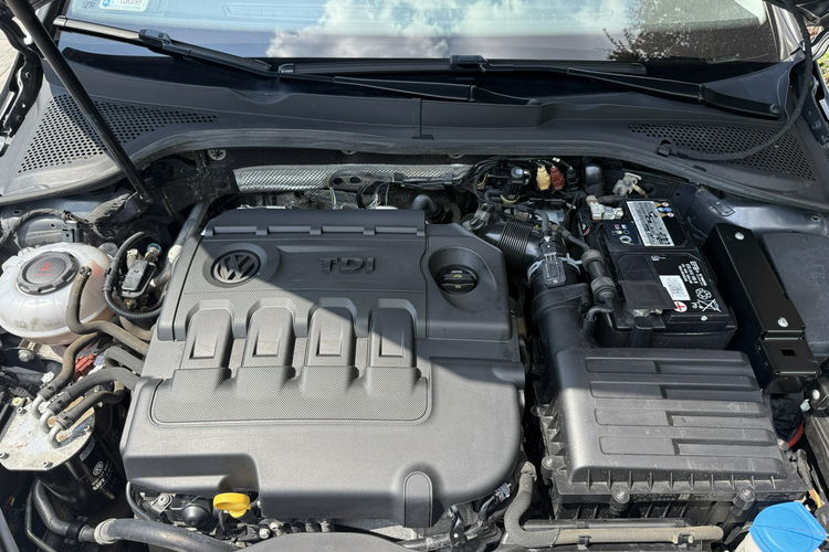 Volkswagen Golf Bardzo zadbana - oryginalny przebieg - zdjęcie 34