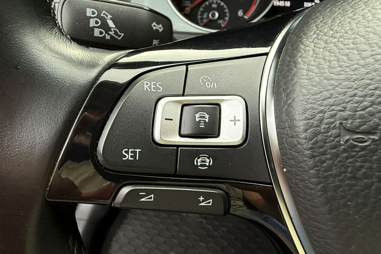 Volkswagen Golf Bardzo zadbana - oryginalny przebieg - zdjęcie 8