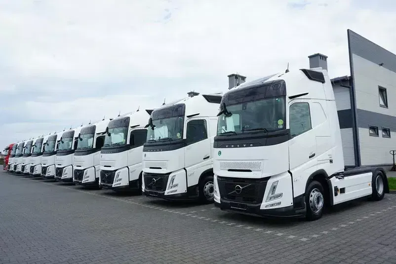 ciągnik siodłowy Volvo zdjęcie 1