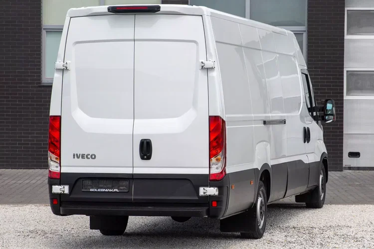 Iveco Daily 35S16 L4H2 wersja MAXI zdjęcie 3