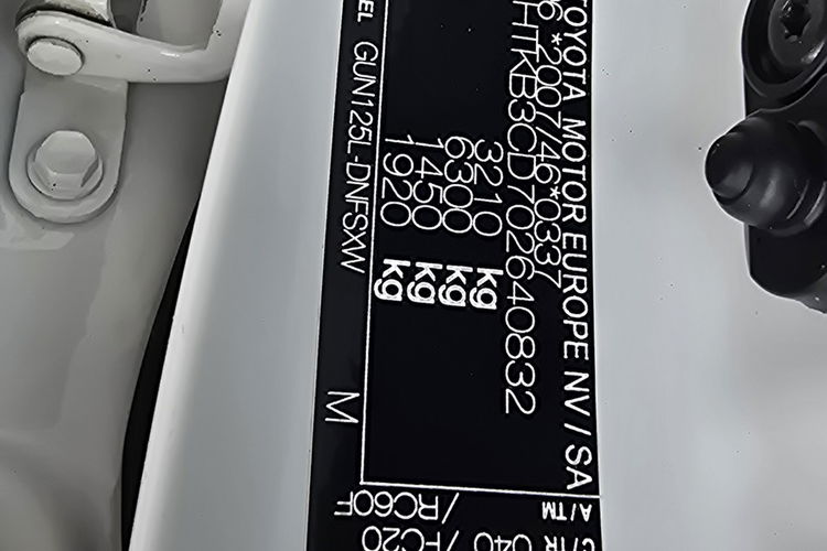 Toyota Hilux 2.4 D-4D 150KM 4x4 / Salon PL I-właściciel zdjęcie 25