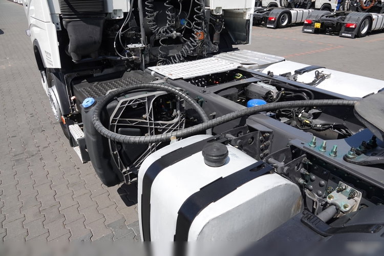 Volvo FH 500 / NISKA KABINA / HYDRAULIKA / PO KONTRAKCIE SERWISOWYM zdjęcie 14