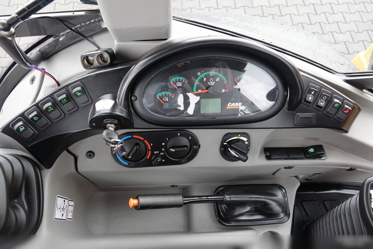 Case 965 ST / KOPARKO-ŁADOWARKA / 4X4x4 / NA RÓWNYCH KOŁACH / KLIMA / POWERSHIFT / skrętne koła 4WS / KOMPLET ŁYŻEK / 2020 ROK / zdjęcie 38