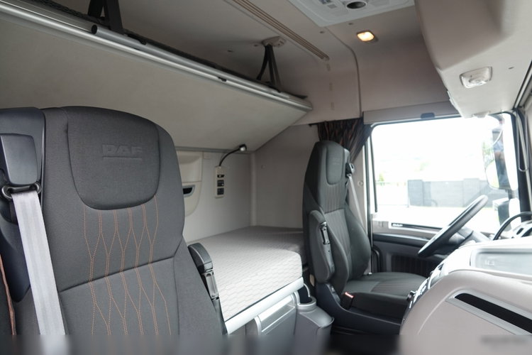 DAF XF 530 / RETARDER / KLIMA POSTOJOWA / HYDRAULIKA dwuobwodowa  / PO KONTRAKCIE SERWISOWYM zdjęcie 36