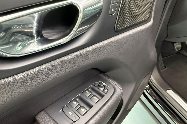 Volvo XC 60 XC60 Momentum, Bezwypad., Bogato WYPOSAŻONY, Harman Kardon, zdjęcie 14