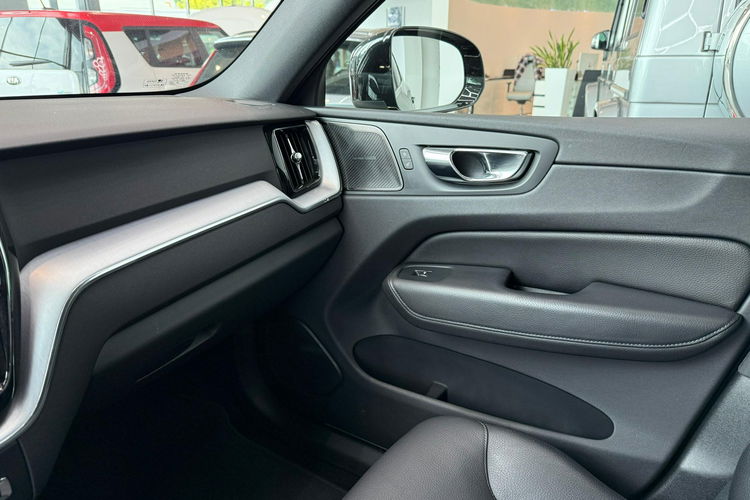 Volvo XC 60 XC60 Momentum, Bezwypad., Bogato WYPOSAŻONY, Harman Kardon, zdjęcie 24