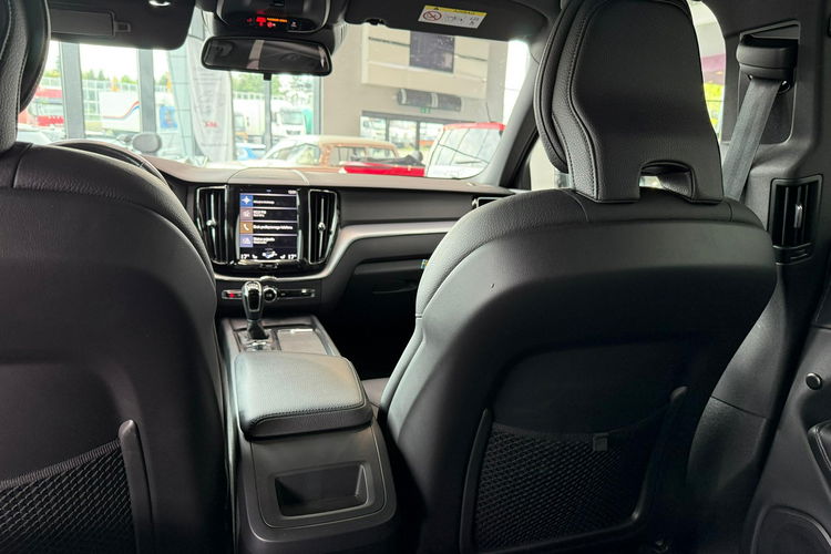 Volvo XC 60 XC60 Momentum, Bezwypad., Bogato WYPOSAŻONY, Harman Kardon, zdjęcie 28