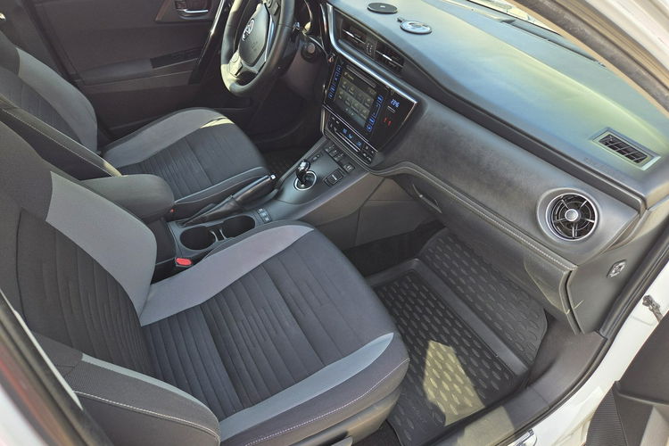 Toyota Auris 1.8 HSD 136KM Kamera Bezwypadkowy zdjęcie 10