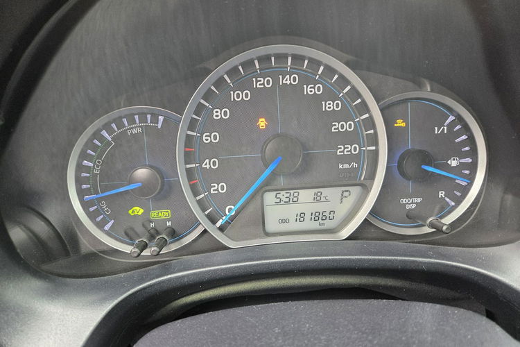 Toyota Yaris 1.5 HSD LED Alufelga Kamera Czujniki Skóra Panorama Ładny Stan zdjęcie 21