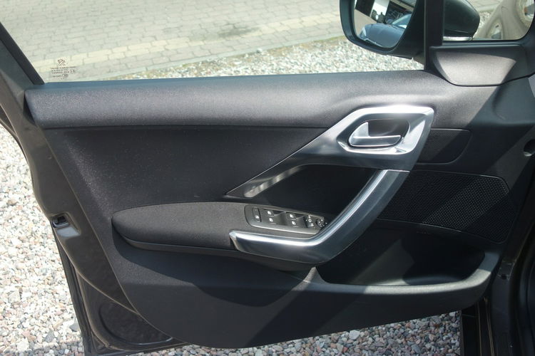 2008 Peugeot 2008 2018 1.6 diesel 100km panorama navi kamera hak zdjęcie 8