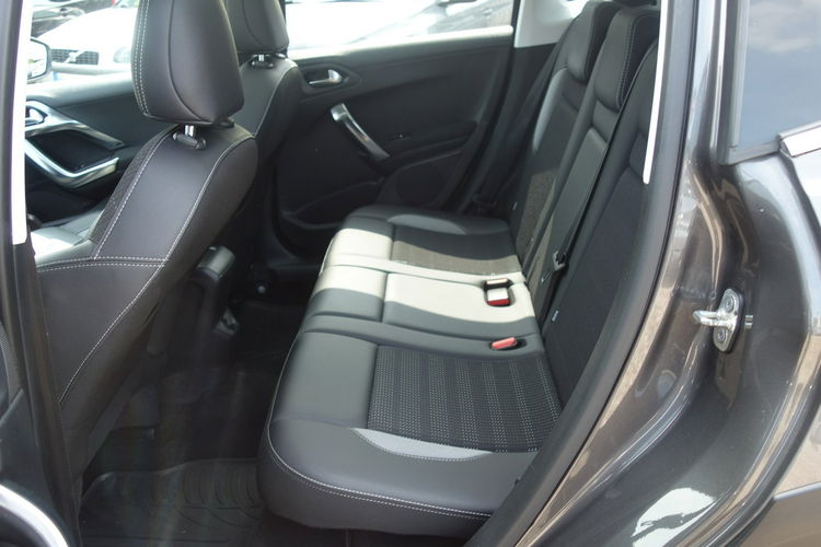 2008 Peugeot 2008 2018 1.6 diesel 100km panorama navi kamera hak zdjęcie 9