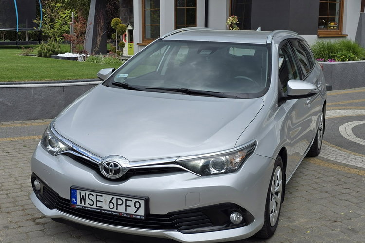Toyota Auris 1.6 D-4D / Premium / Salon PL zdjęcie 4