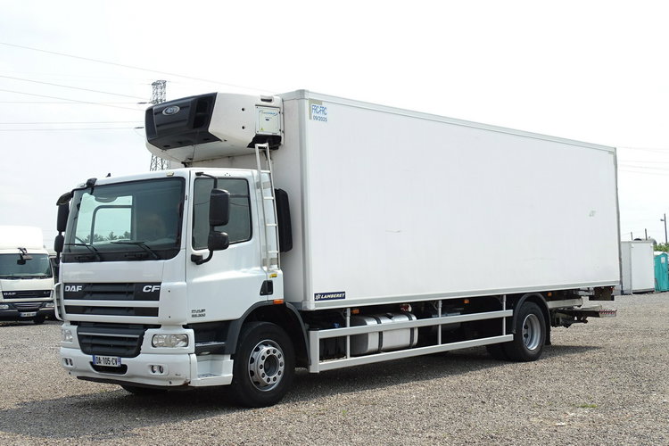 DAF CF 65.300 Chłodnia Lamberet Sprowadzony Przebieg Udokumentowany , Klimatyzacja , Blokada Mostu , Winda zdjęcie 1
