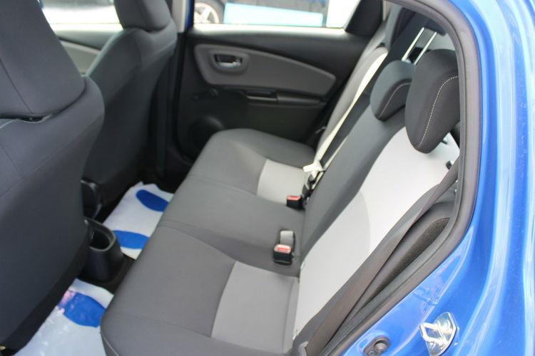 Toyota Yaris VVT-i F-vat Premium KAMERA Salon PL Gwarancja zdjęcie 9