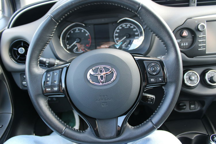 Toyota Yaris VVT-i F-vat Premium KAMERA Salon PL Gwarancja zdjęcie 16