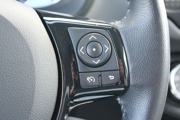 Toyota Yaris VVT-i F-vat Premium KAMERA Salon PL Gwarancja zdjęcie 18