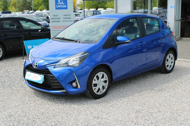 samochód osobowy Toyota zdjęcie 1