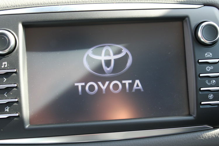 Toyota Yaris VVT-i F-vat Premium KAMERA Salon PL Gwarancja zdjęcie 28