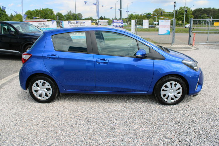 Toyota Yaris VVT-i F-vat Premium KAMERA Salon PL Gwarancja zdjęcie 4