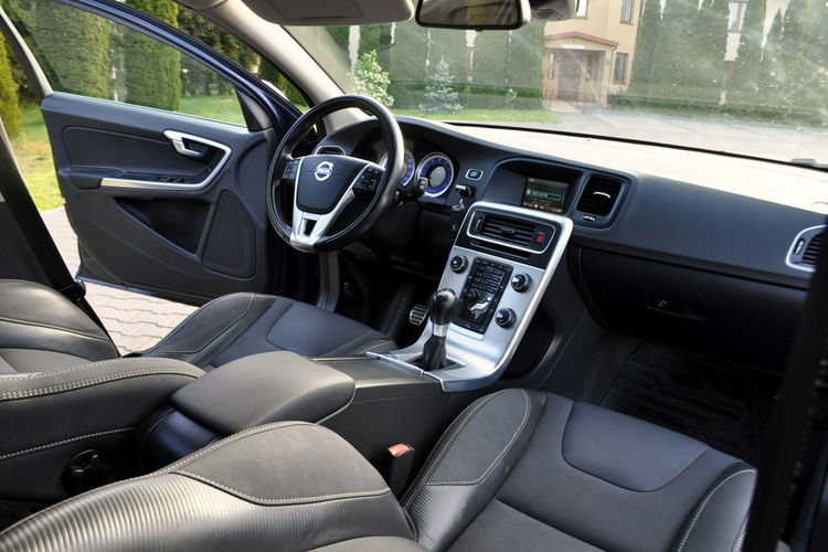 Volvo V60 1.6i(180KM) R-Design Xenon Led Skóry Klimatronik I Wł Reling Alu18"ASO zdjęcie 24
