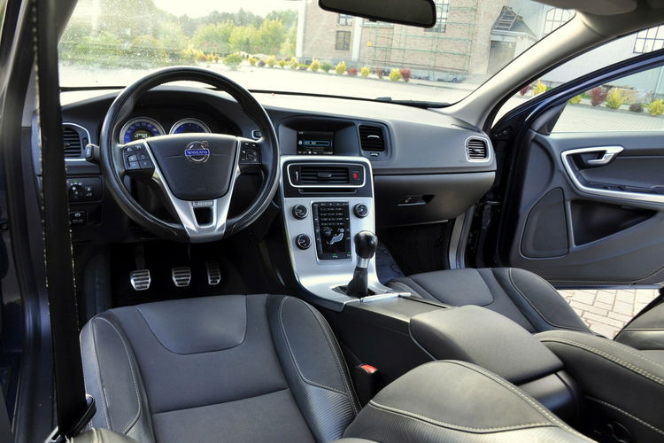 Volvo V60 1.6i(180KM) R-Design Xenon Led Skóry Klimatronik I Wł Reling Alu18"ASO zdjęcie 28