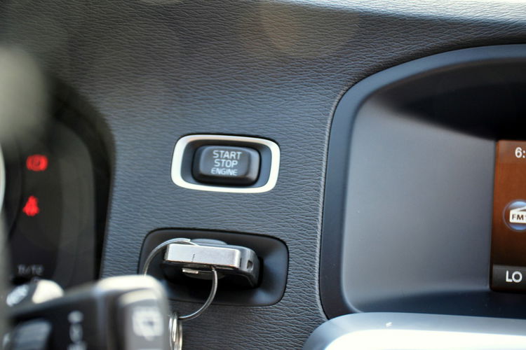 Volvo V60 1.6i(180KM) R-Design Xenon Led Skóry Klimatronik I Wł Reling Alu18"ASO zdjęcie 34