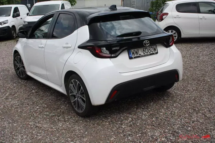 Toyota yaris zdjęcie 10