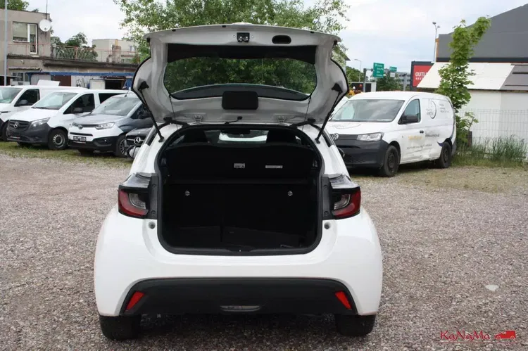 Toyota yaris zdjęcie 12