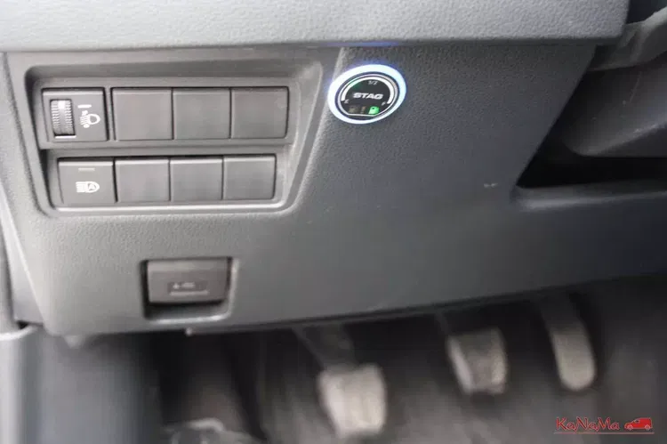 Toyota yaris zdjęcie 24