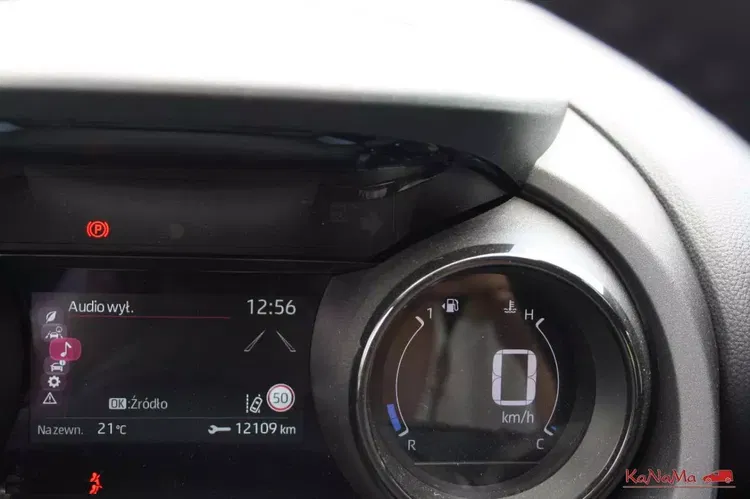 Toyota yaris zdjęcie 3