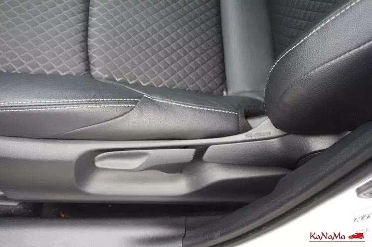 Toyota yaris zdjęcie 35