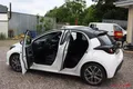 samochód osobowy Toyota zdjęcie 6
