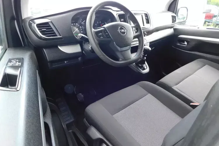 Opel Vivaro zdjęcie 8