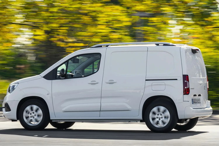 OPEL Combo Cargo 1.2 PureTech S&S L1 (650kg) zdjęcie 4