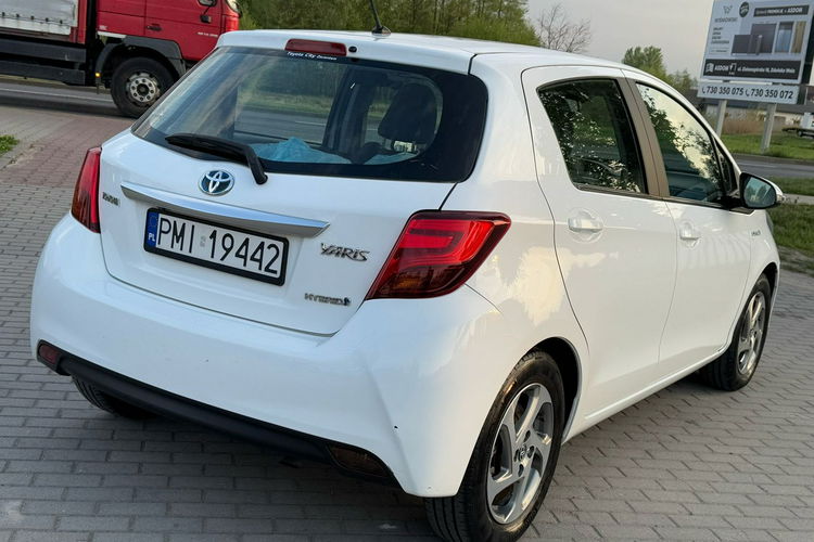 Toyota Yaris Hybryda Automat zdjęcie 6