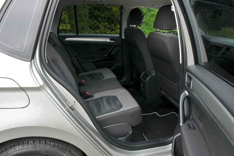 Volkswagen Golf Sportsvan 1.6TDI(110KM) Masaże Klimatronik Duże Radio Alcantara 2xParktr.Alu15" zdjęcie 19