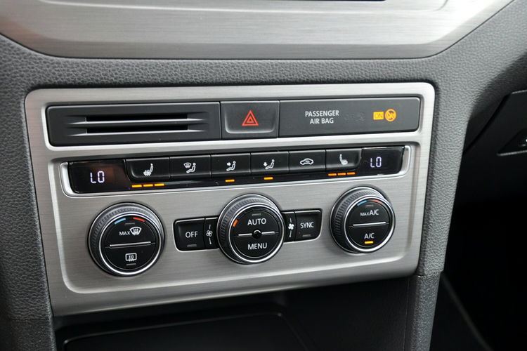 Volkswagen Golf Sportsvan 1.6TDI(110KM) Masaże Klimatronik Duże Radio Alcantara 2xParktr.Alu15" zdjęcie 33
