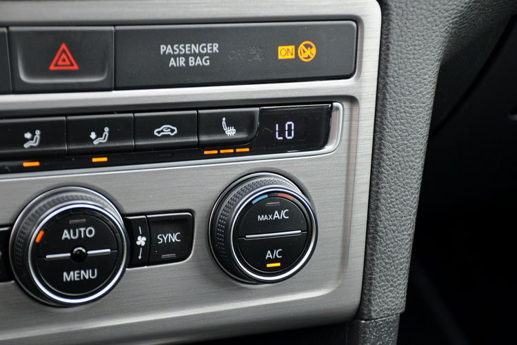 Volkswagen Golf Sportsvan 1.6TDI(110KM) Masaże Klimatronik Duże Radio Alcantara 2xParktr.Alu15" zdjęcie 34