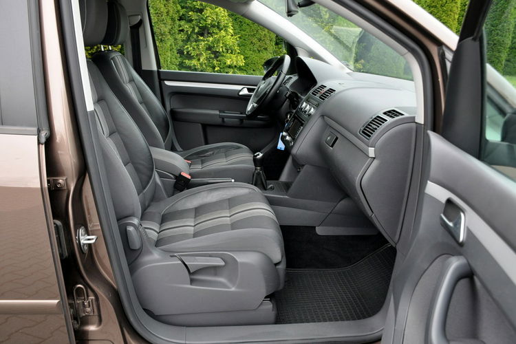 Volkswagen Touran 1.6TDI(105KM) Match Duża Navi Skóry Parktronik Reling Alu16"ASO VW zdjęcie 17
