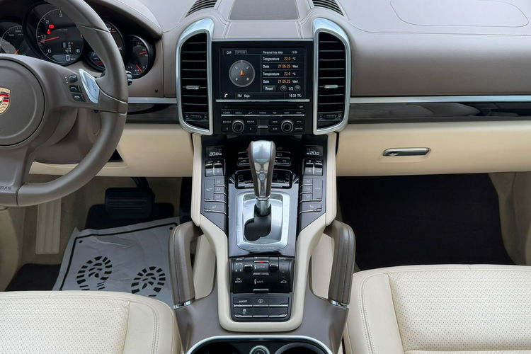 Porsche Cayenne Niski Przebieg Diesel BDB stan zdjęcie 23