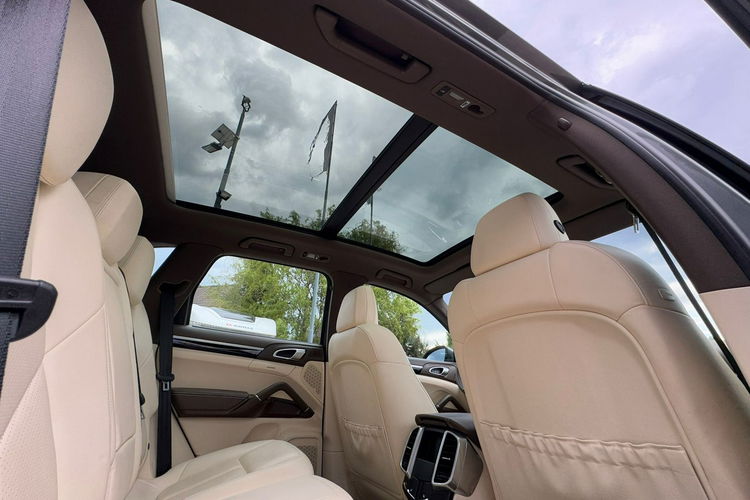 Porsche Cayenne Niski Przebieg Diesel BDB stan zdjęcie 26