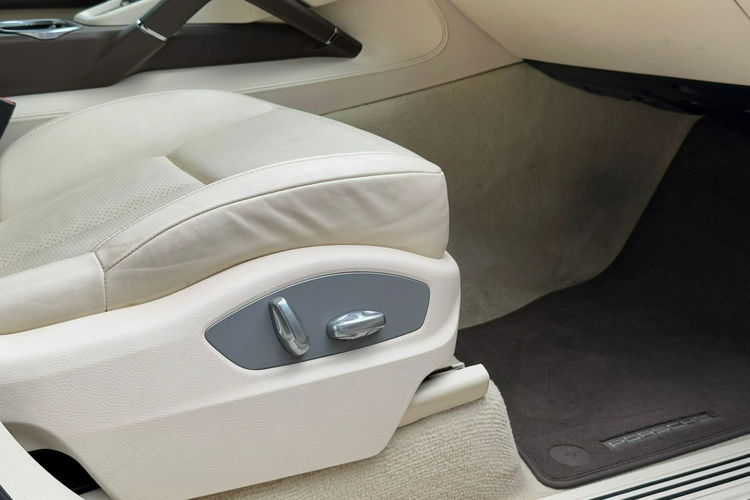 Porsche Cayenne Niski Przebieg Diesel BDB stan zdjęcie 28